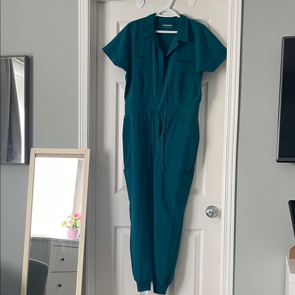 XXS Caribbean Blue scrub Jumpsuit (never worn, bought wrong size) MANDALA - Picture 2 of 2